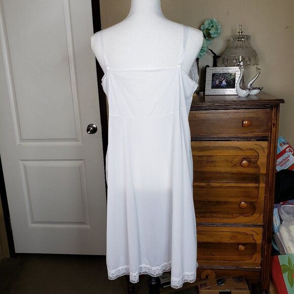 Womens Vanity Fair Snow White Nylon Lace Trim Full Slip Dress - Picture 5 of 7